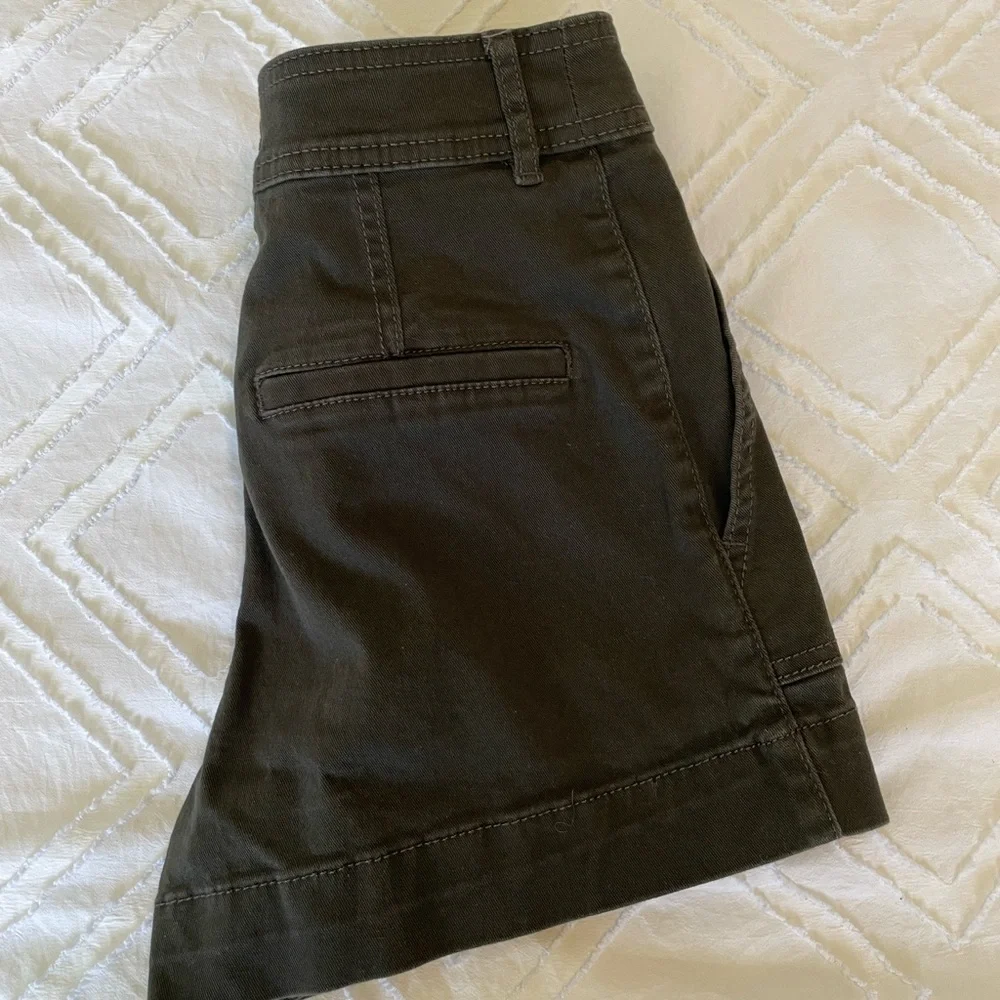 H&M Shorts - Picture 3 of 4
